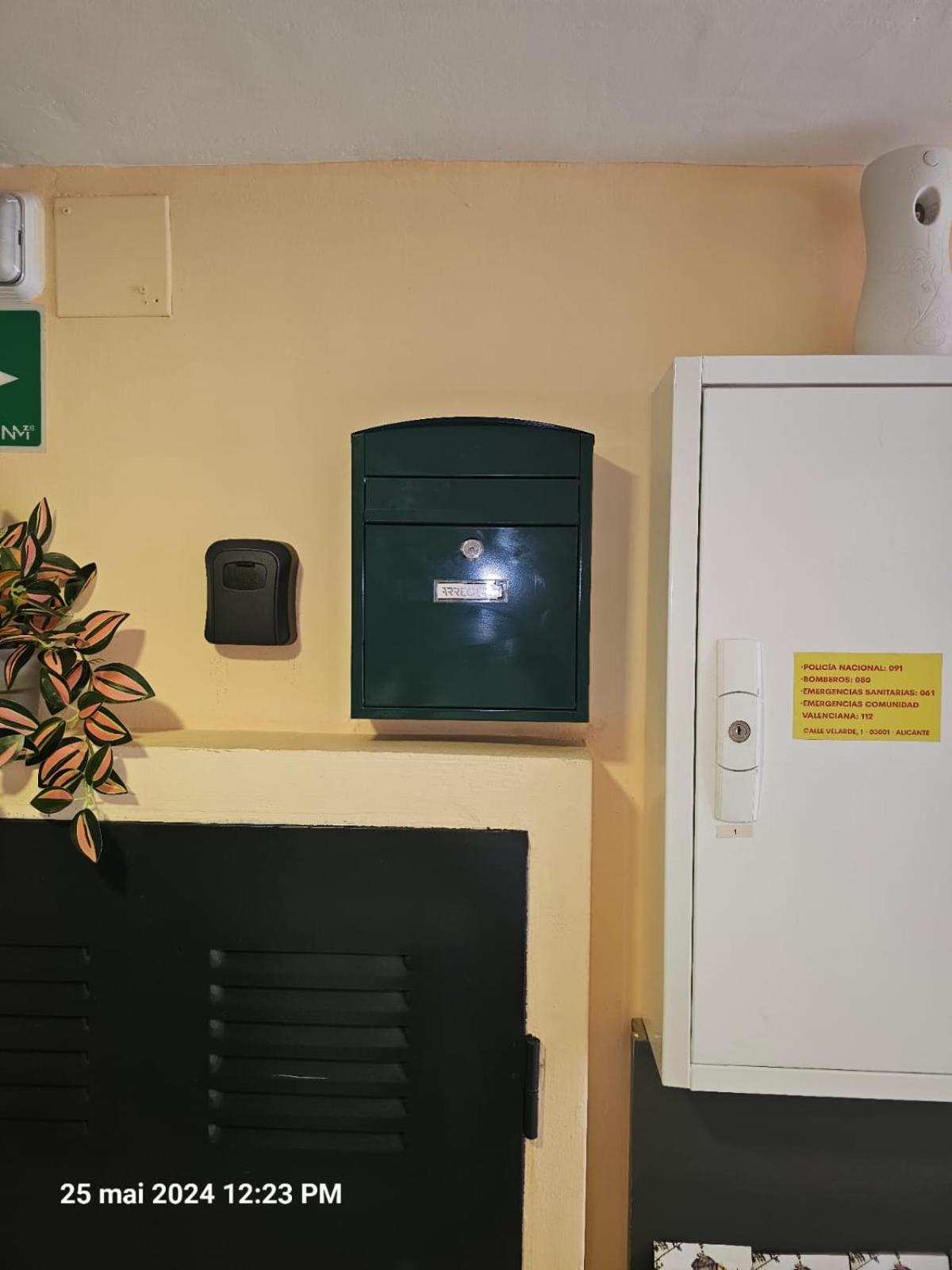Apartamentos Turisticos Kenzamin Alicante Exteriér fotografie