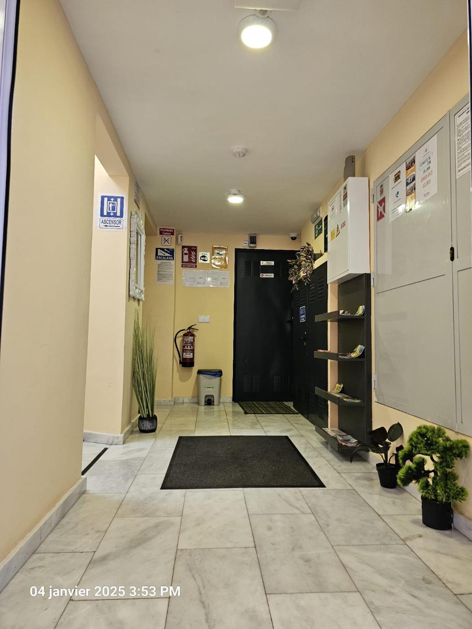 Apartamentos Turisticos Kenzamin Alicante Exteriér fotografie